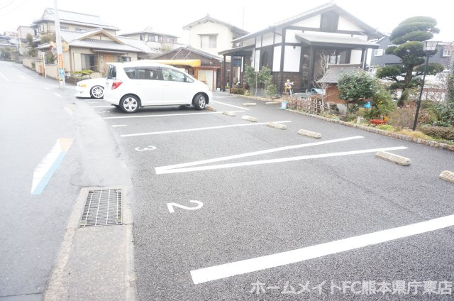 上益城郡益城町大字古閑のアパートの駐車場