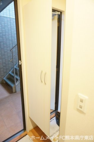 上益城郡益城町大字古閑のアパートの玄関