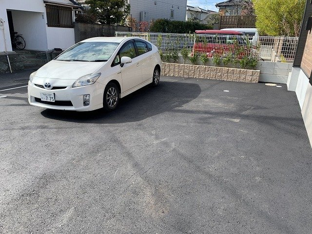 ハルクレストの駐車場