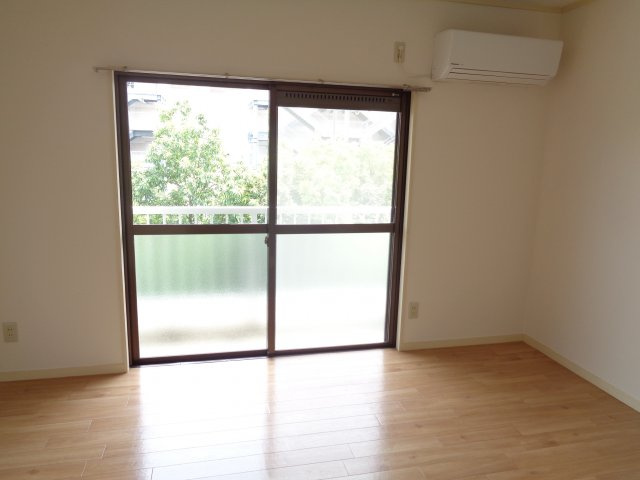 ロイヤルシングルの洋室