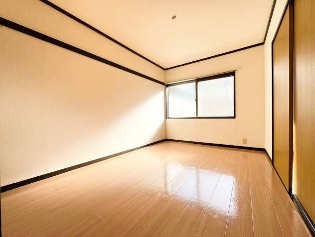 芙蓉ハイツの洋室