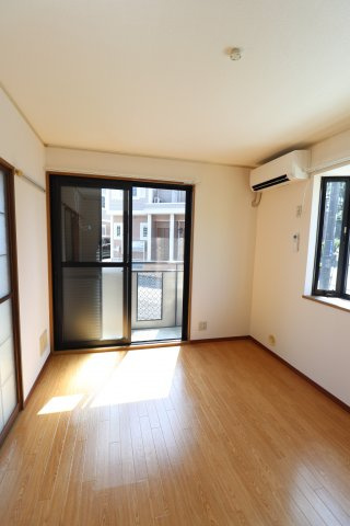 アーバンライフBの洋室