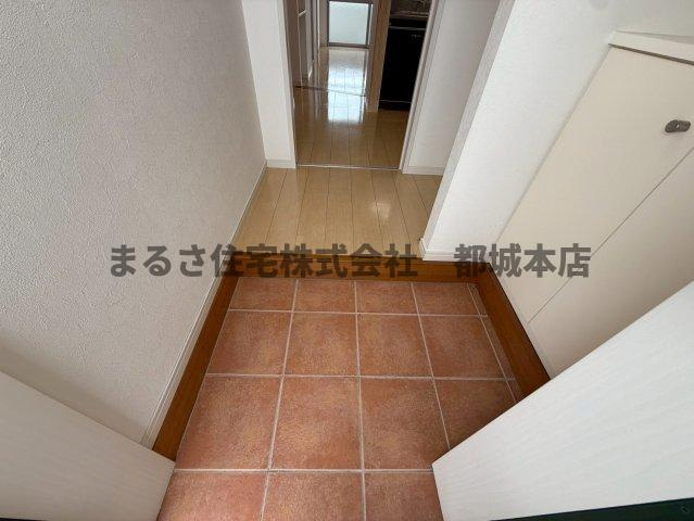 スカイコート年見の玄関