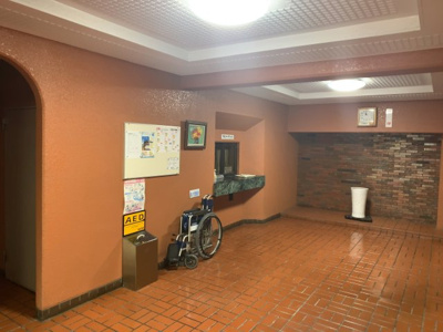 【エントランス】 | 大宮吉敷町スカイハイツ | 清掃の行き届いたエントランス（2024年9月29日撮影）。