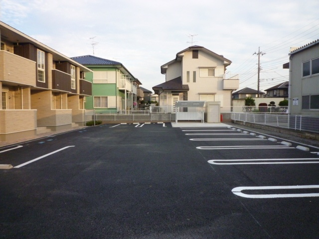 パークヒルズ利根壱番館の駐車場