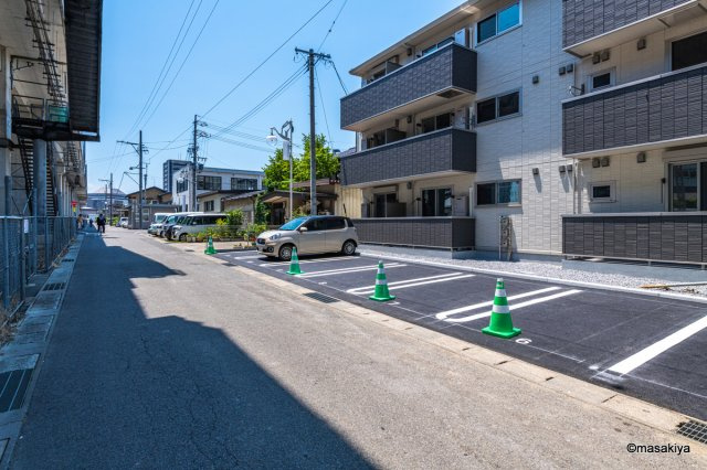 セジュール東鶴賀の駐車場