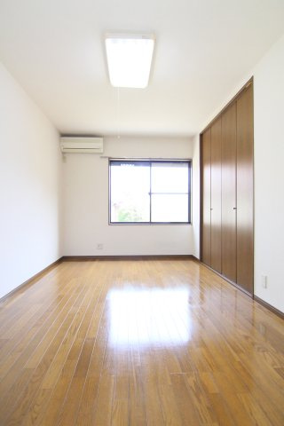 ポンドレックスの洋室