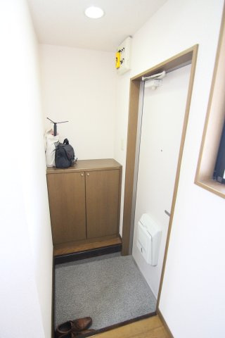 ポンドレックスの玄関|別のお部屋の参考写真となります