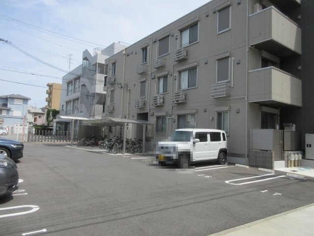 D-grace Wisteria AKASHIの駐車場