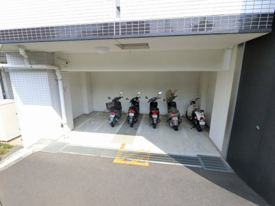 【その他共用部分】 | リステージ港南台WIZ | バイク置場です。