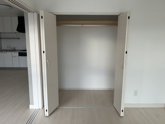 大谷ヒルズ　Aの洋室