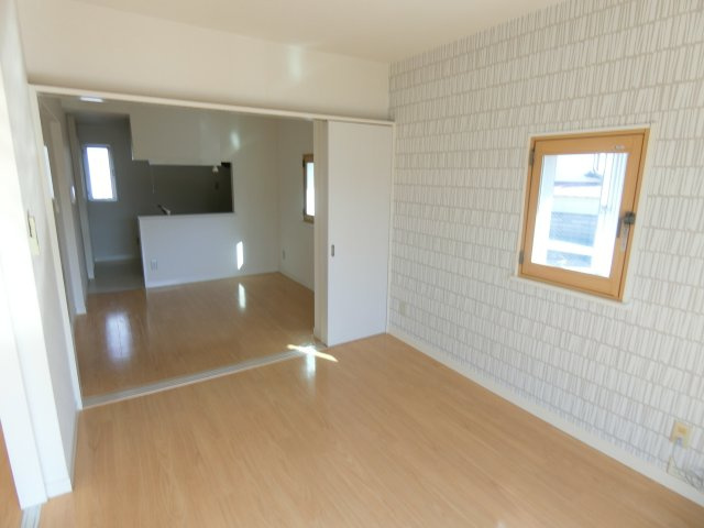 カクサン可美タウンAの居間・リビング