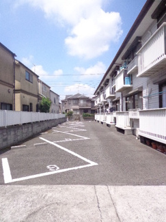 【駐車場】 | いつでも目の届く敷地内に駐車場があります♪荷物がかさばりがちなお買物にも、敷地内駐車場があると便利ですよね☆
