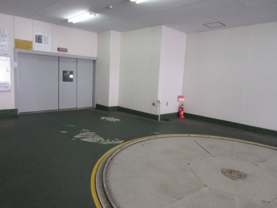 【駐車場】 | 旧居留地の１階路面店