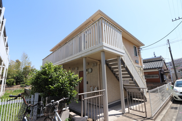 アイスール片倉のエントランス