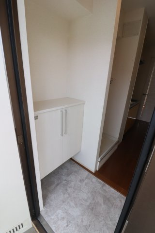 アイスール片倉の玄関