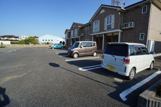【駐車場】