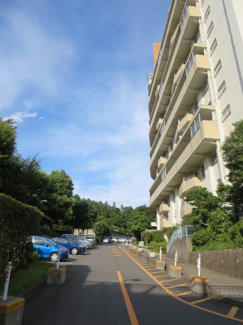 【外観】 | 前面道路と外観