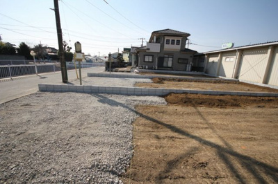 【前面道路含む現地写真】 | 戸ヶ崎3丁目3棟アイディ　1号棟