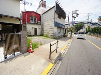 【前面道路含む現地写真】 | 北側からの現地。