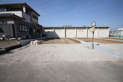 【前面道路含む現地写真】 | 戸ヶ崎3丁目3棟アイディ　3号棟