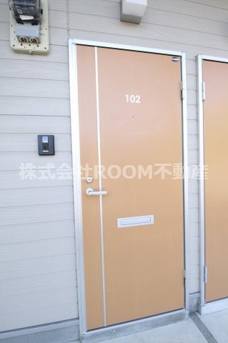 ヴィ・ウルーズの玄関|毎日通る玄関はこちらです