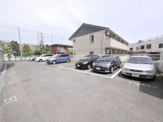 【駐車場】