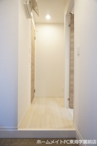 熊本市中央区黒髪６丁目のアパートの玄関