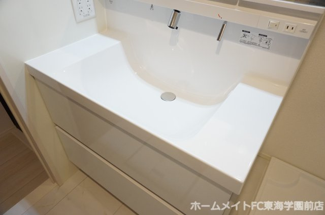 熊本市中央区黒髪６丁目のアパートの洗面所