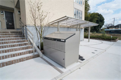 【その他共用部分】 | カーサヴェルデ【SHM】 | 敷地内ごみ置き場でごみ出しもらくらく～♪忙しい社会人さんや主婦さんにもうってつけ！