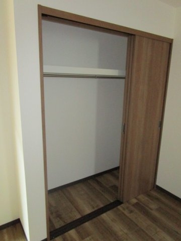 大阪市淀川区三津屋南１丁目のハイツの収納