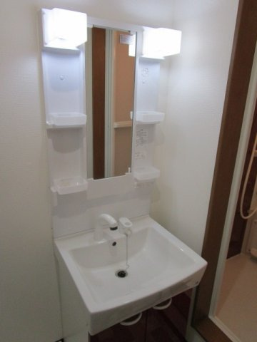 大阪市淀川区三津屋南１丁目のハイツの独立洗面台