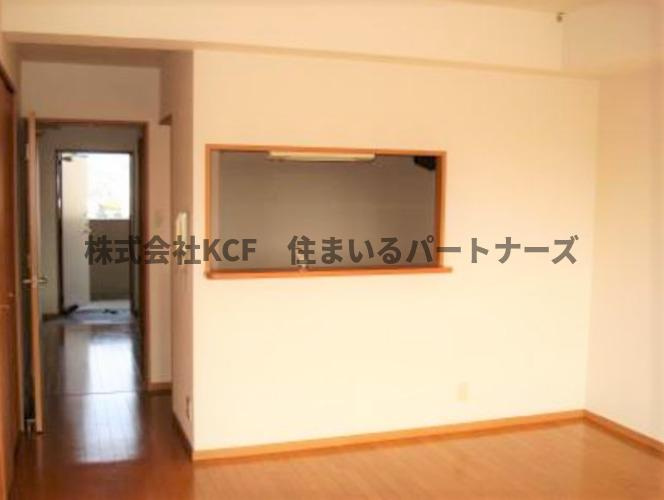 ステラコート参番館の居間・リビング|ゆったり過ごせるリビングです
