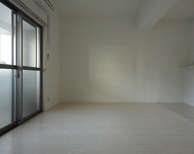 【居間・リビング】 | モントーレヒルズ悠 | ゆったりとしたリビングです