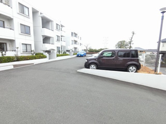 【駐車場】 | 平置き駐車場です。