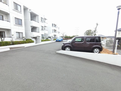 【駐車場】 | コープ野村港南台 | 平置き駐車場です。