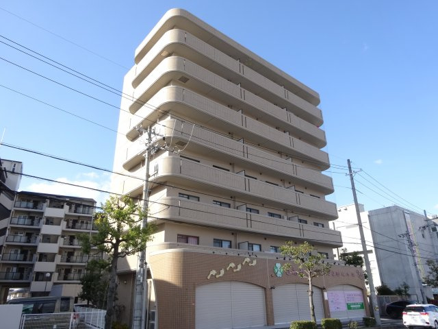 エクセレンシー・アイの外観