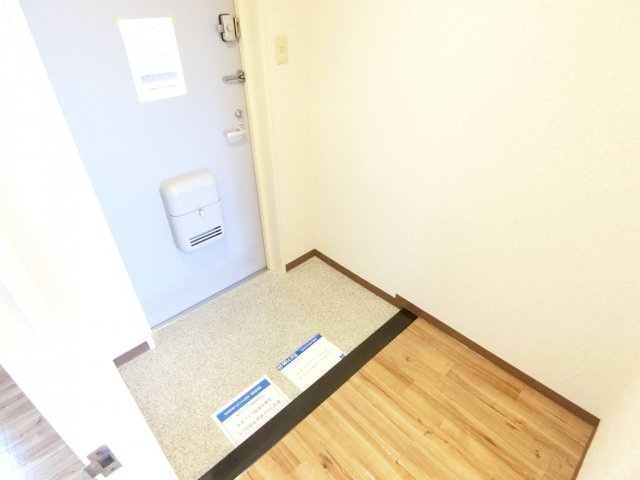 エクセレンシー・アイの玄関