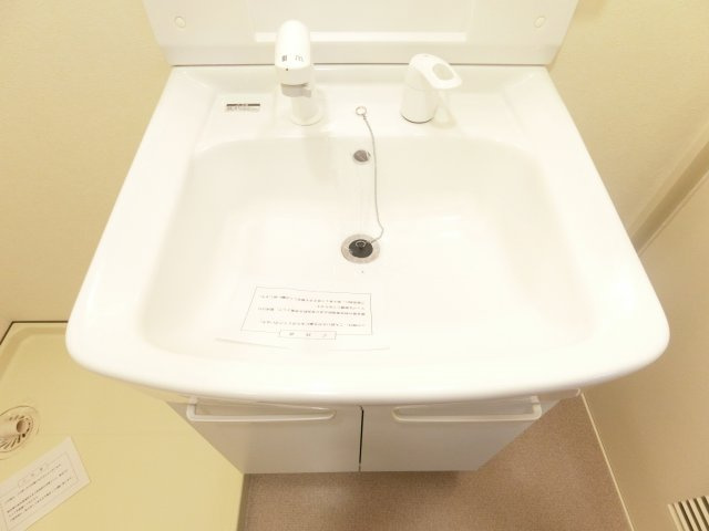 エクセレンシー・アイの独立洗面台