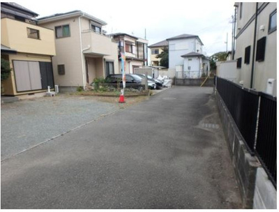 【前面道路含む現地写真】 | 茅ヶ崎市浜之郷　二世帯住宅