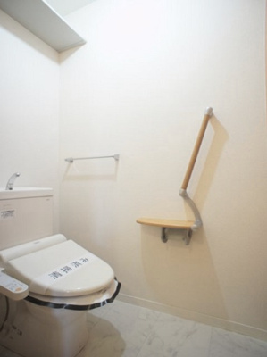 【トイレ】 | ヴィコロ参番館 | 温水洗浄暖房便座機能付きです♪