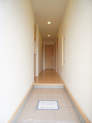 【玄関】 | ヴィコロ参番館 | たくさん収納できるシューズボックスが付いています♪