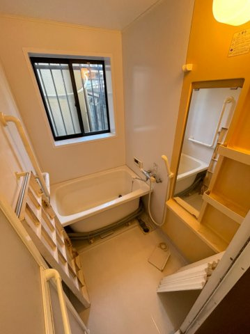 大町1丁目戸建の浴室