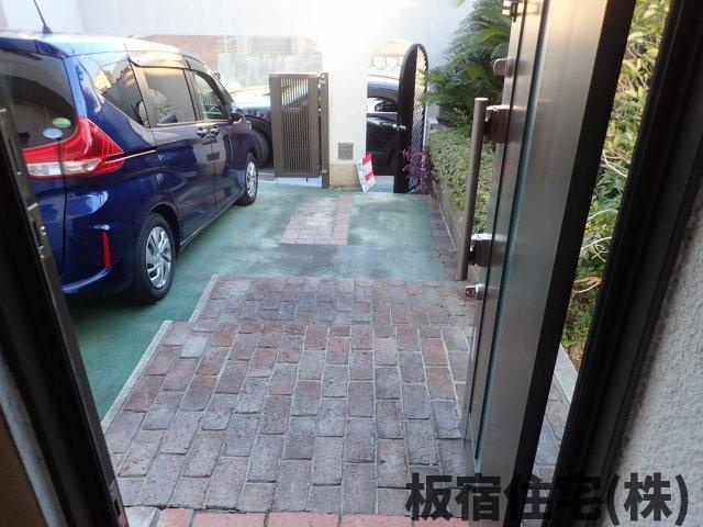 【玄関】 | 東灘区森北町５丁目中古住宅 | ポーチ