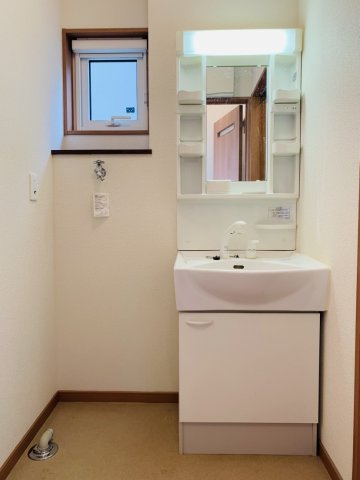 ラッキー１の独立洗面台|101号室反転タイプのお部屋の写真です