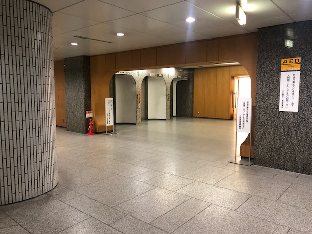 三会堂ビルディングのロビー