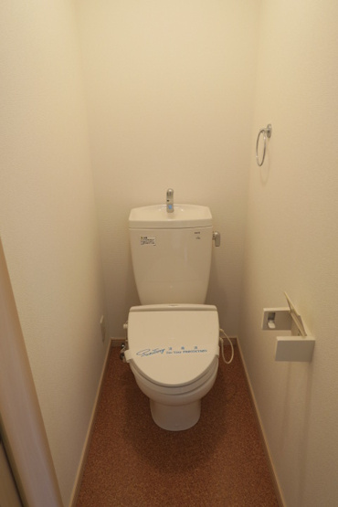 【トイレ】 | ビバリー春日山B棟 | 落ち着いたトイレです