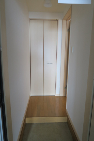 【玄関】 | ビバリー春日山B棟 | 落ち着いた玄関です