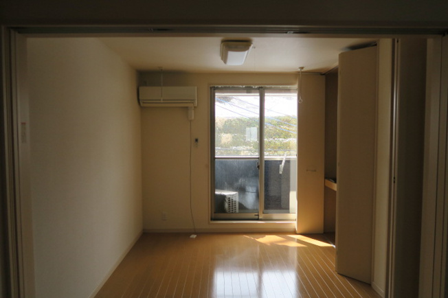 【洋室】 | ビバリー春日山B棟 | ゆったりした洋室です