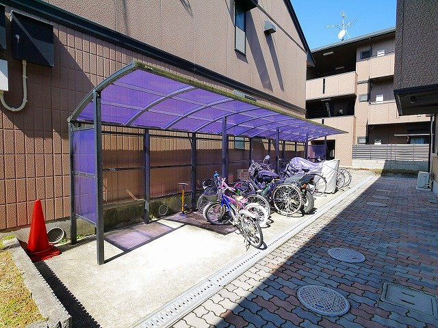 ボナール梅美台Ⅱ号館のその他共用部分|駐輪場です
